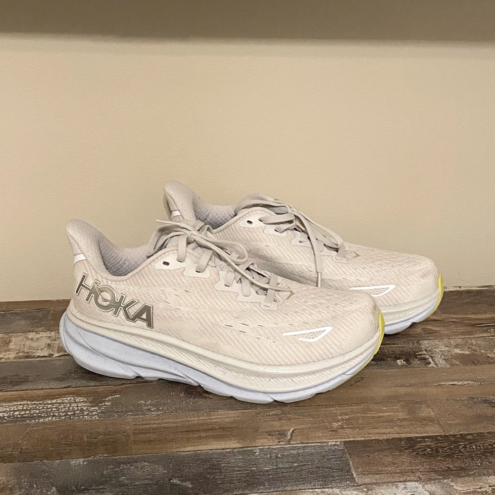 Hoka Women’s Clifton 9 Nimbus Cloud Ice Water